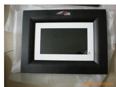 豎形數(shù)碼相框、豎放數(shù)碼相框、產品宣傳數(shù)碼相框廣告機